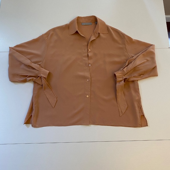 Vince 100% Silk Button Front Blouse w/Tie-Sleeve in Salmon Size Small - Picture 3 of 16